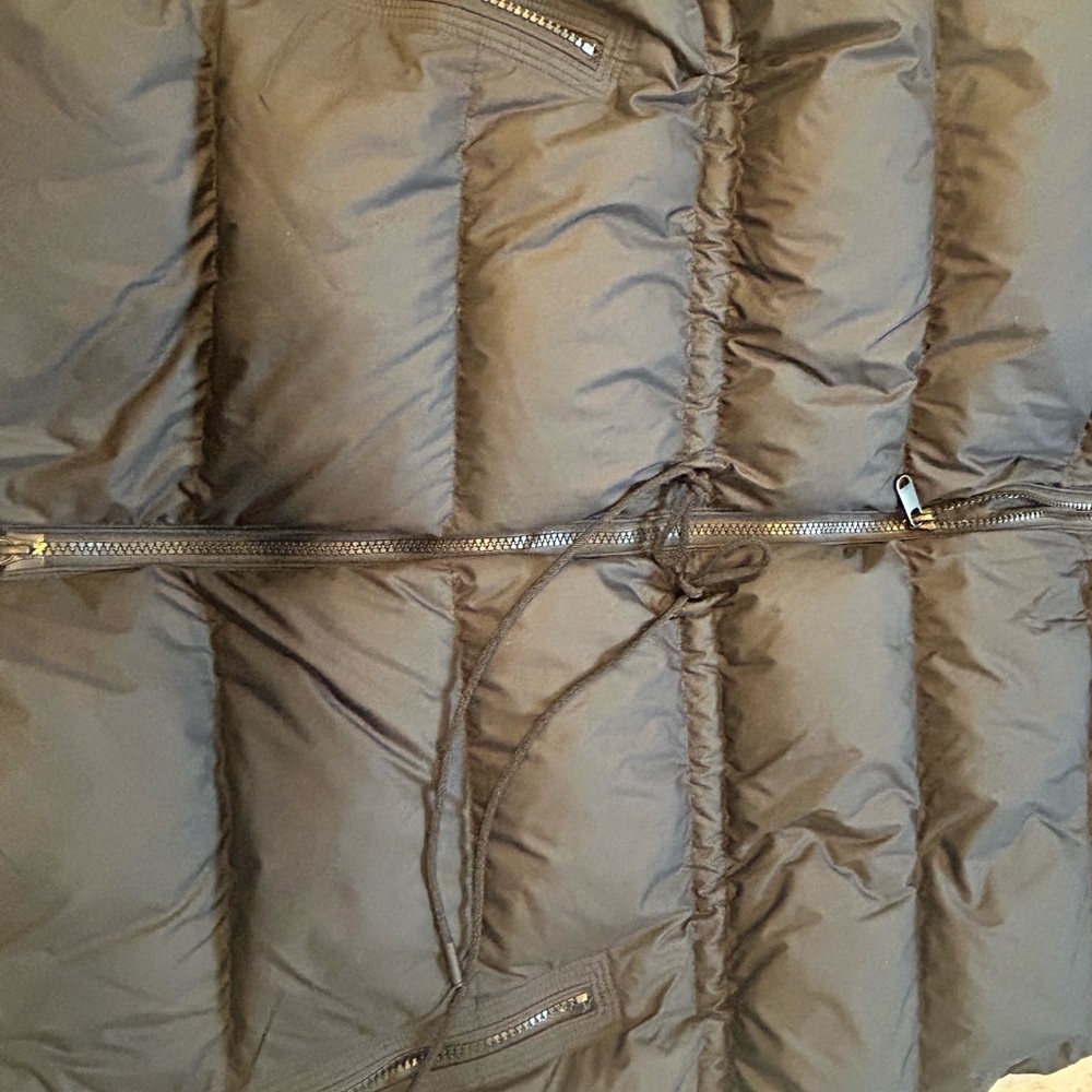 Athleta Black Puffer Vest - Picture 4 of 8